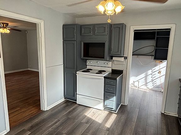 118 Webster St - Photo 5 of 8