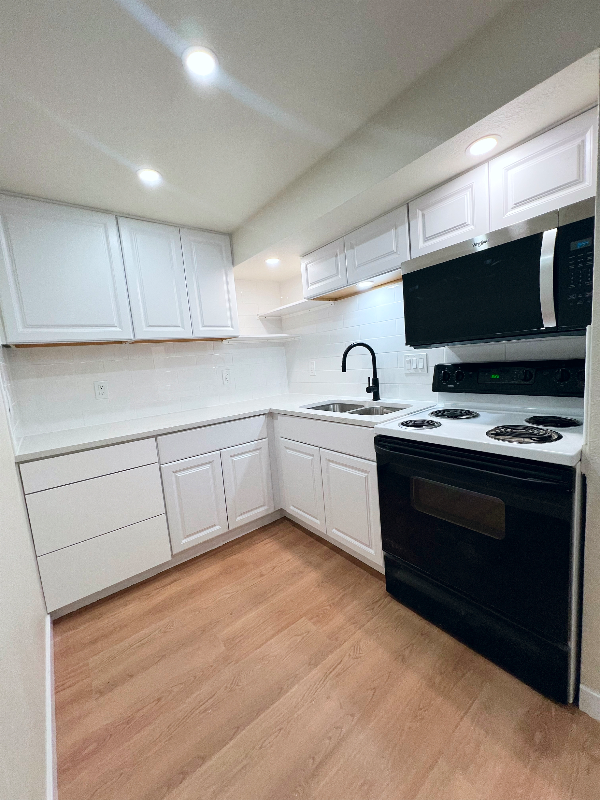 8240 Tennyson St - Photo 4 of 7