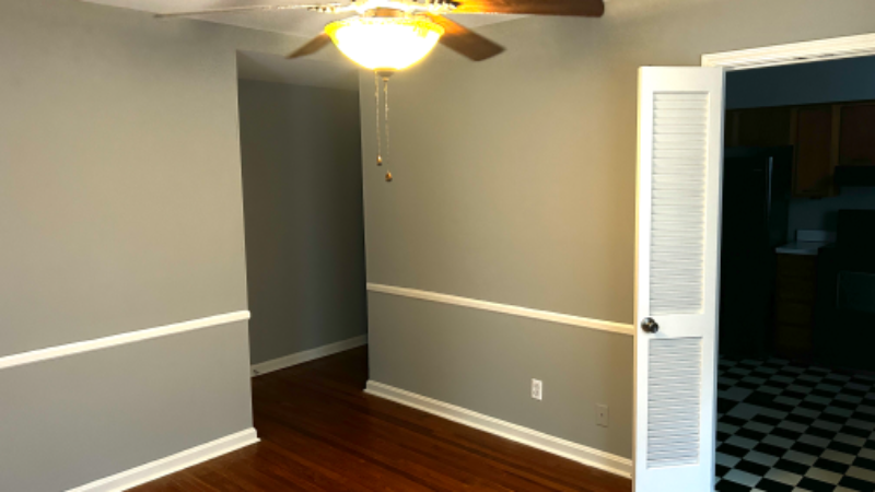 2549 Glenmary Ave #4 - Photo 3 of 9