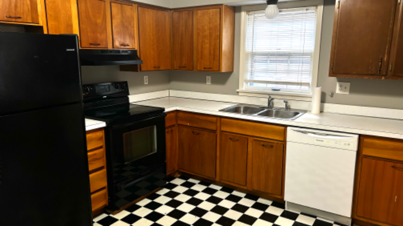 2549 Glenmary Ave #4 - Photo 4 of 9