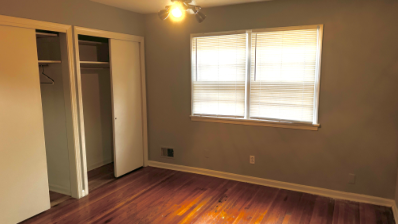 2549 Glenmary Ave #4 - Photo 7 of 9