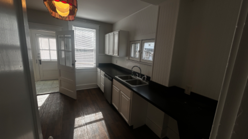 3010 Wentworth Ave - Photo 4 of 10