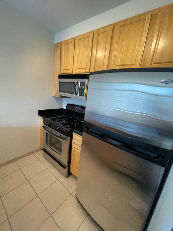 360 N Jefferson St - Photo 2 of 11