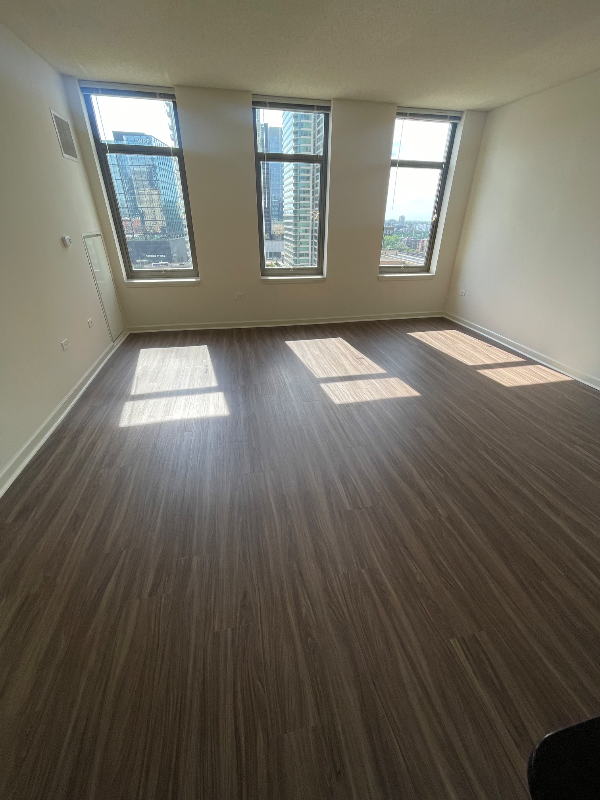 360 N Jefferson St - Photo 4 of 11