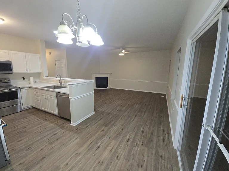 676 Grove Cir - Photo 4 of 20