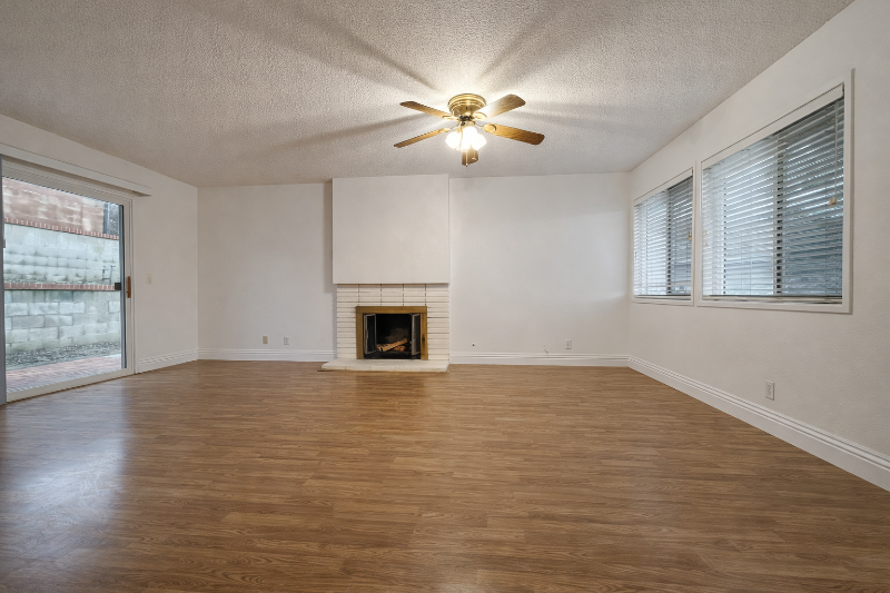 8373 Wabash St - Photo 2 of 20