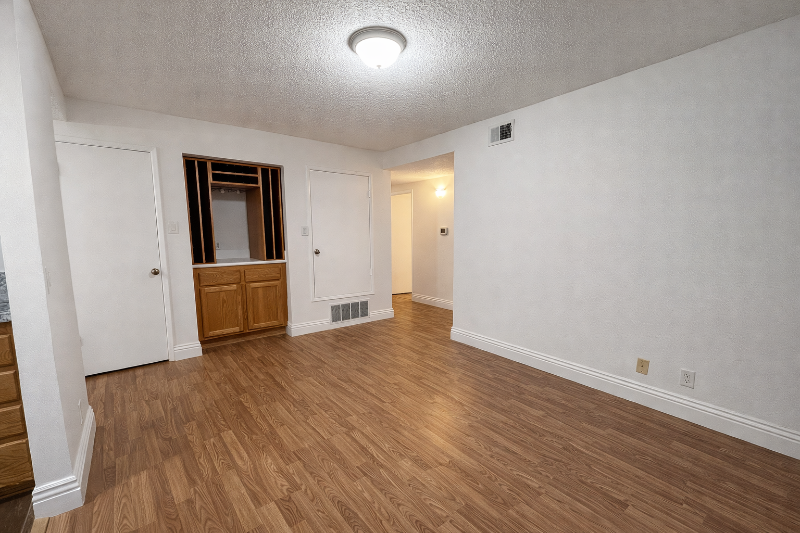 8373 Wabash St - Photo 6 of 20