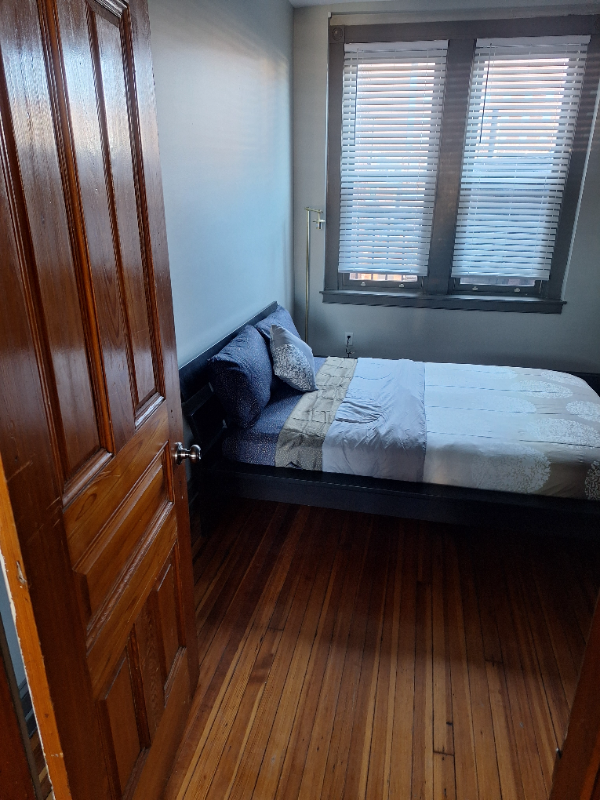 842 Park Ave #8 - Photo 2 of 4