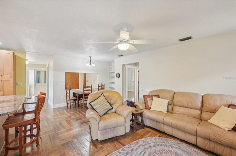 1330 Mccrory St - Photo 3 of 17