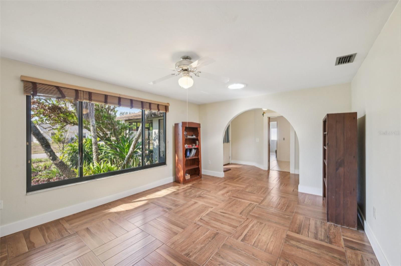 1330 Mccrory St - Photo 7 of 17