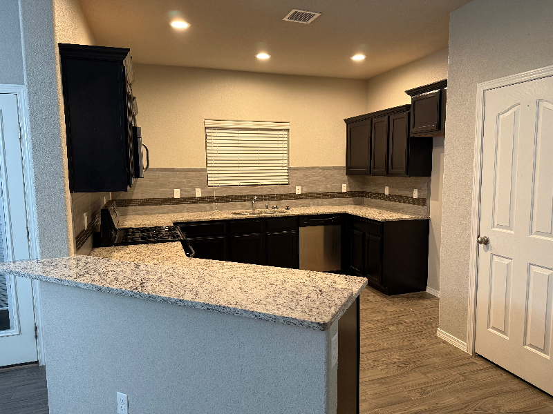 12325 Westbury Ave - Photo 3 of 15