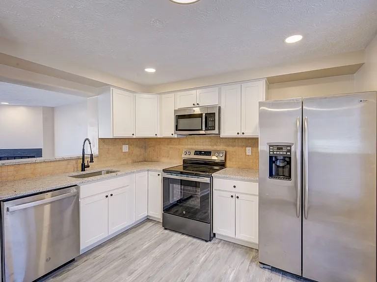 416 Valiant Cir - Photo 3 of 10