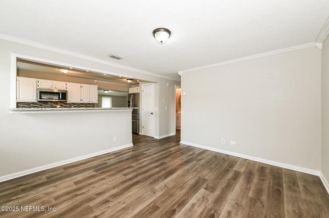 10198 Luana Dr N - Photo 5 of 19