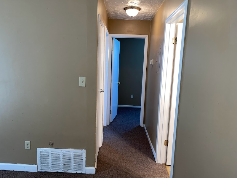 1392 Summit St #A - Photo 7 of 13