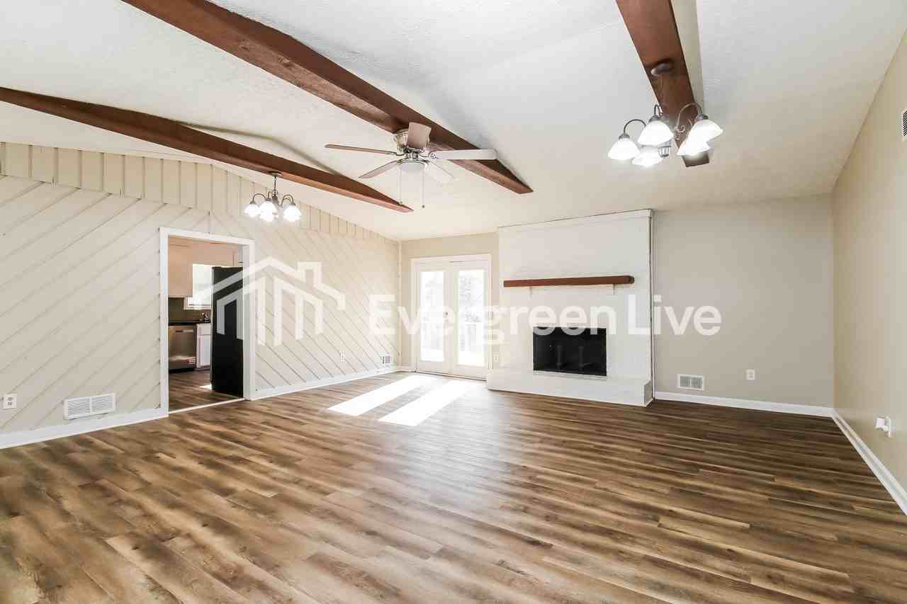 104 Longstreet Cir - Photo 4 of 15