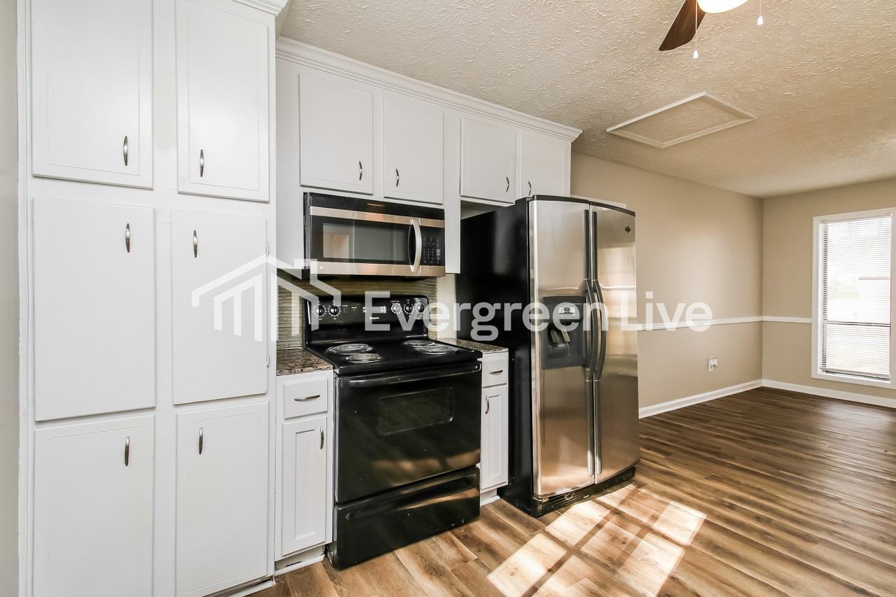 104 Longstreet Cir - Photo 6 of 15