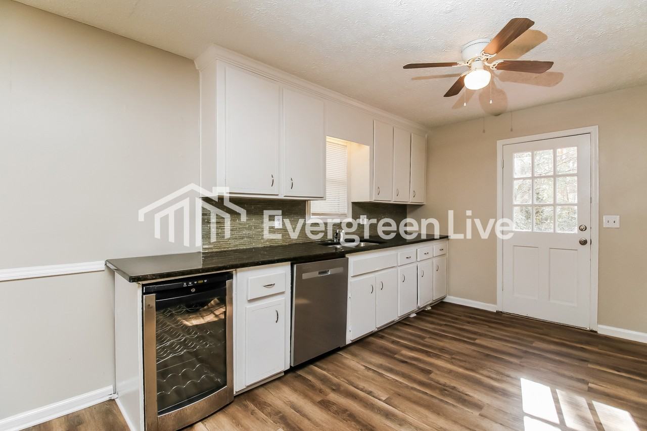 104 Longstreet Cir - Photo 7 of 15