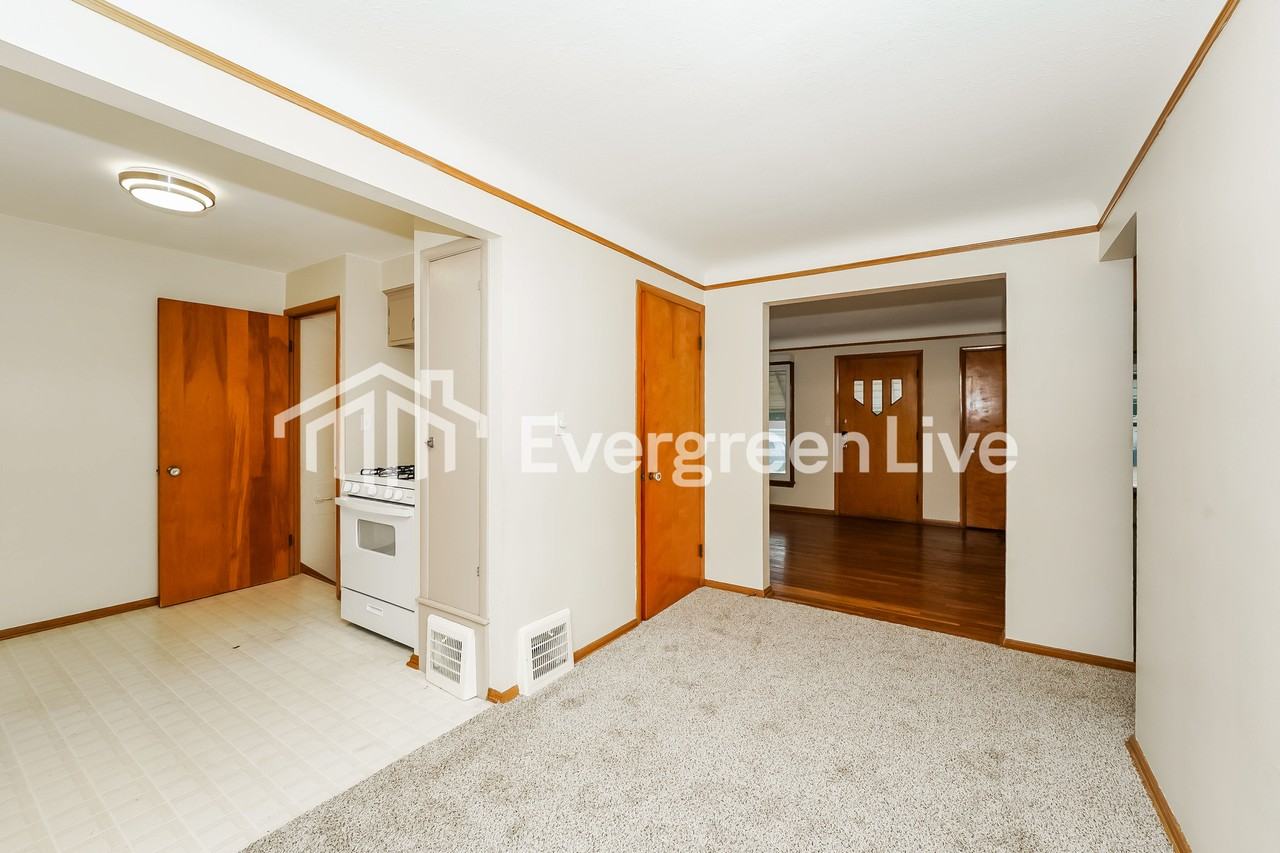 4777 E 93rd St - Photo 5 of 15