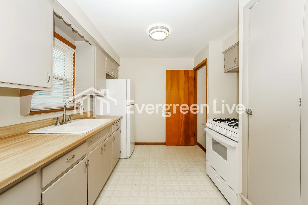 4777 E 93rd St - Photo 6 of 15