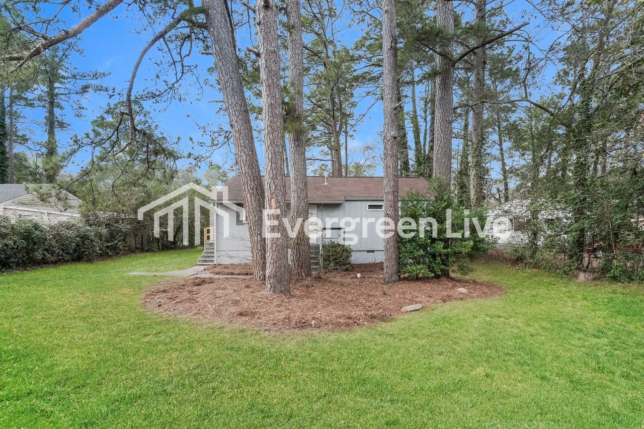 2835 Fairmont St - Photo 2 of 15