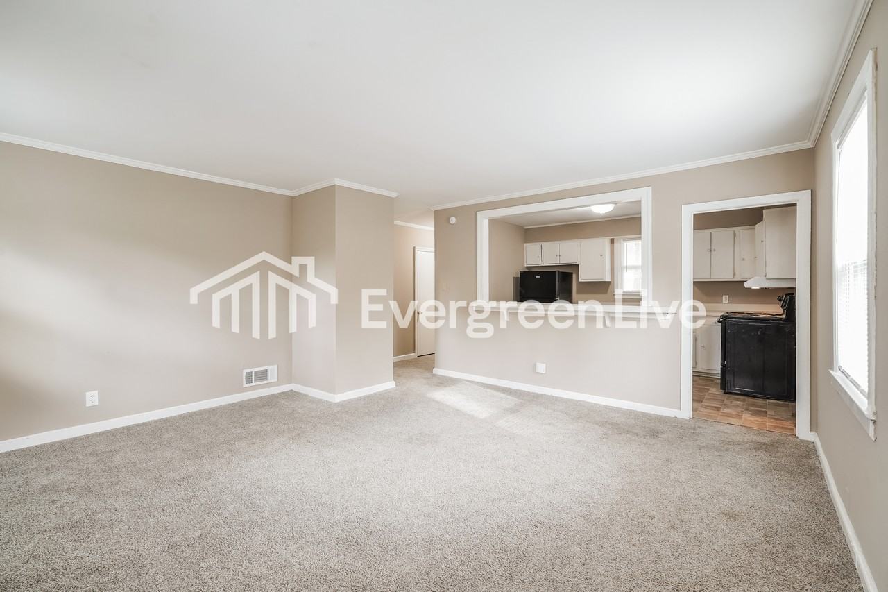 2835 Fairmont St - Photo 5 of 15