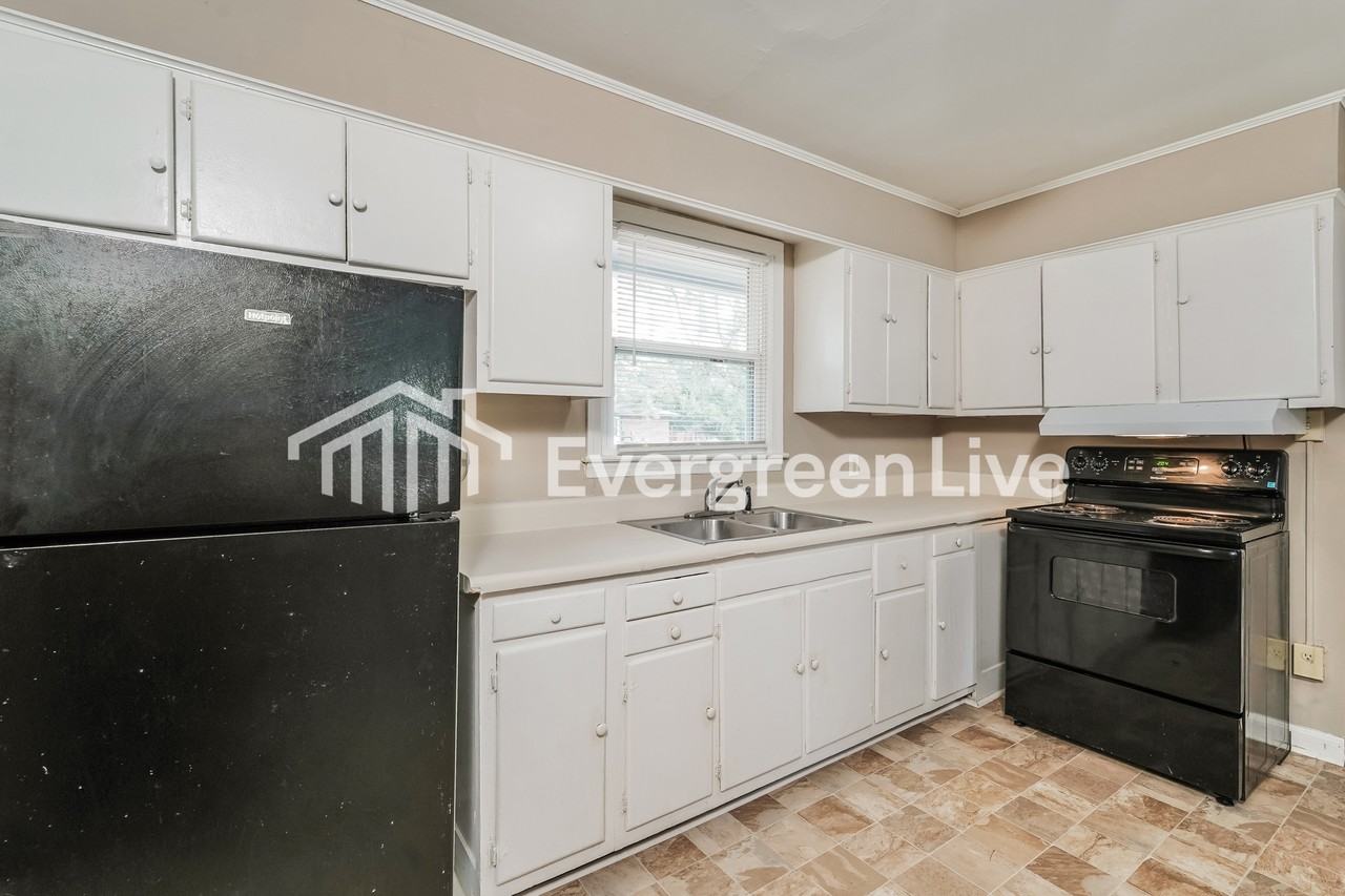 2835 Fairmont St - Photo 7 of 15