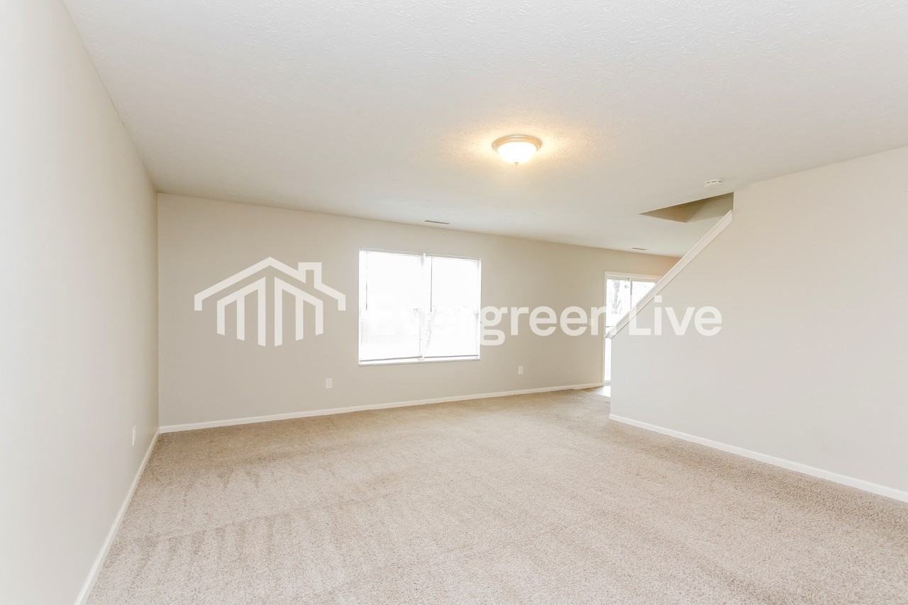 10830 Spring Green Dr - Photo 3 of 15