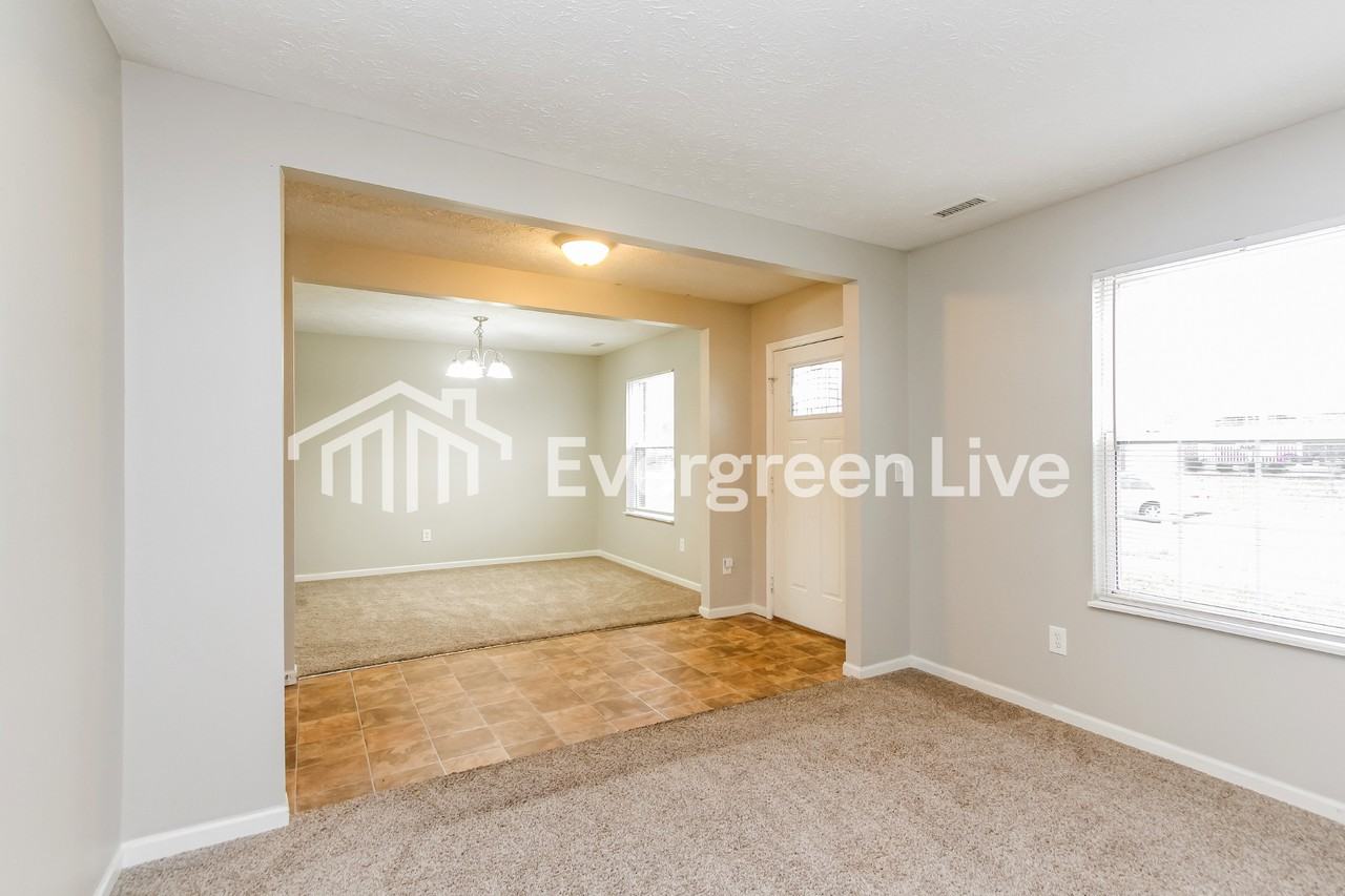 10830 Spring Green Dr - Photo 5 of 15