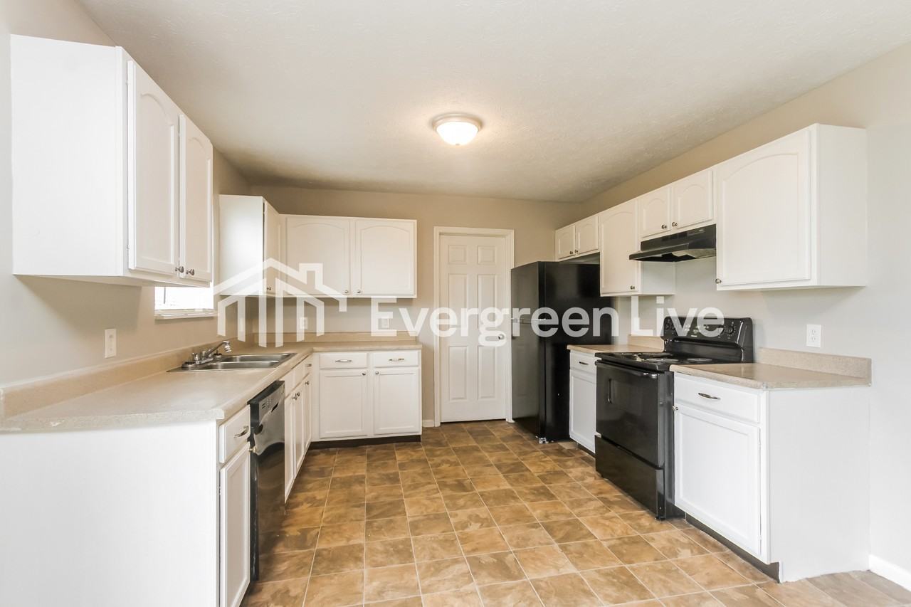 10830 Spring Green Dr - Photo 6 of 15