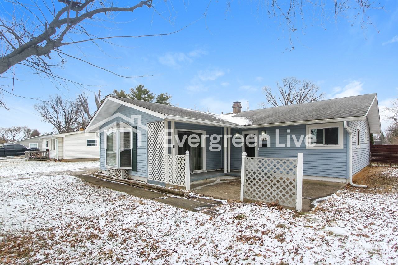 615 S Green St - Photo 2 of 15