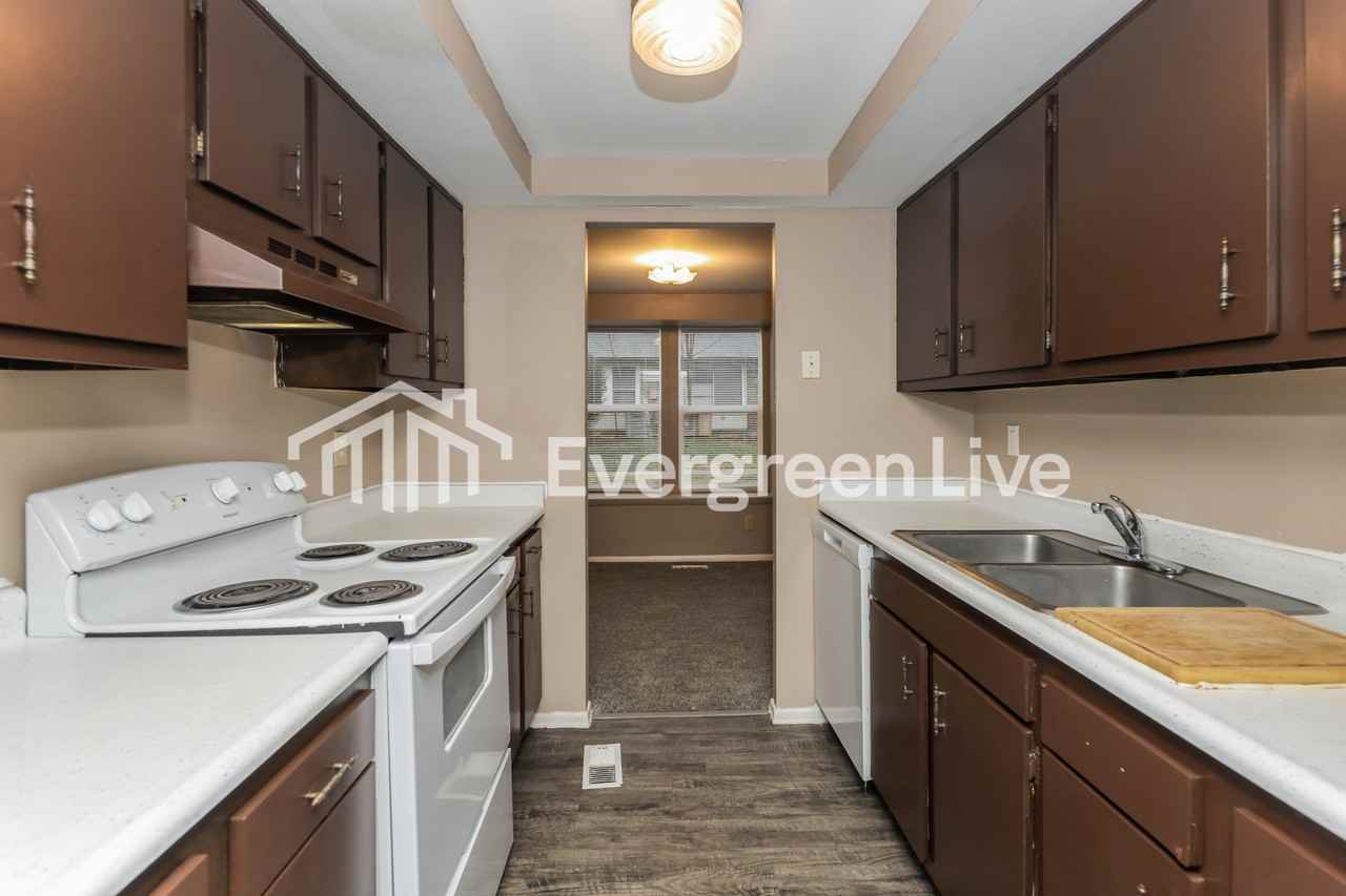 5636 Troy Villa Blvd - Photo 7 of 16