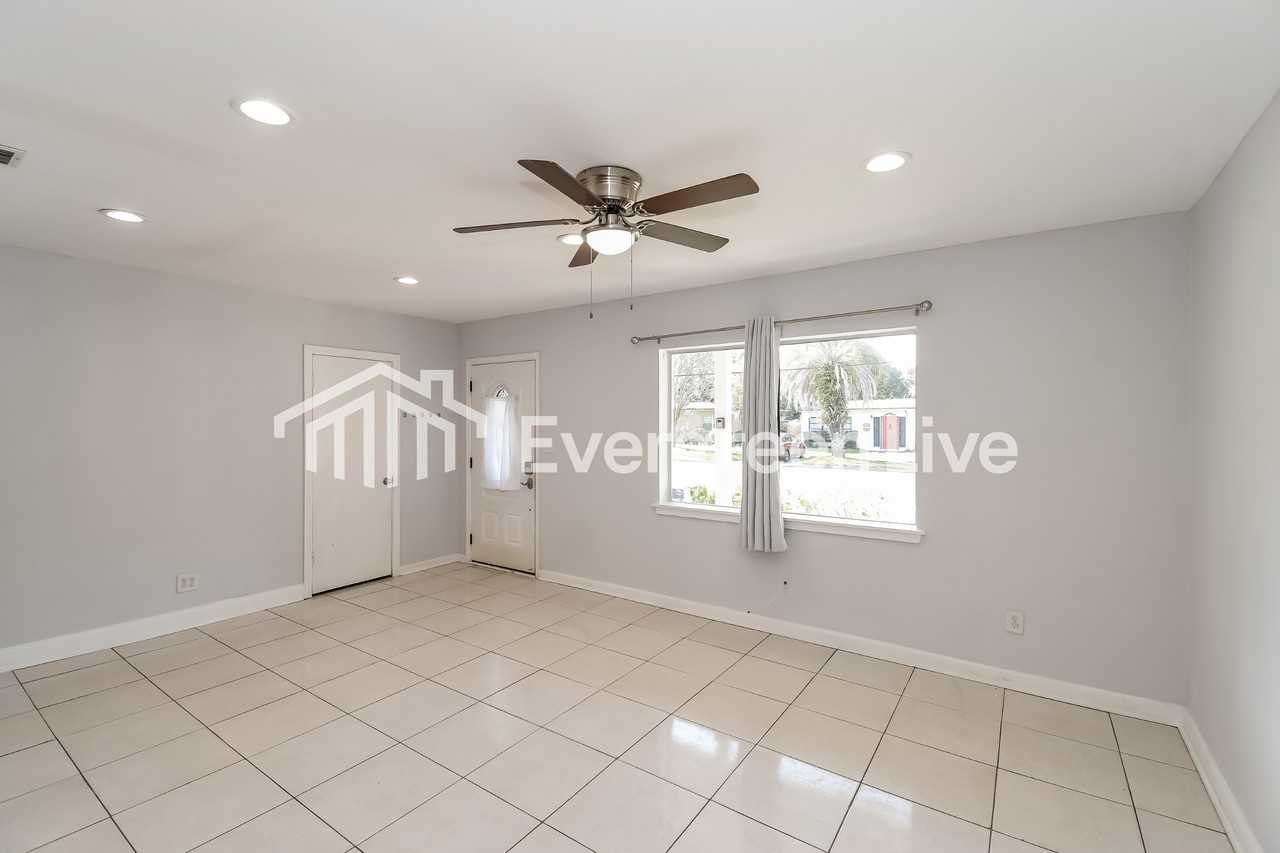 2835 Belair Rd W - Photo 2 of 15