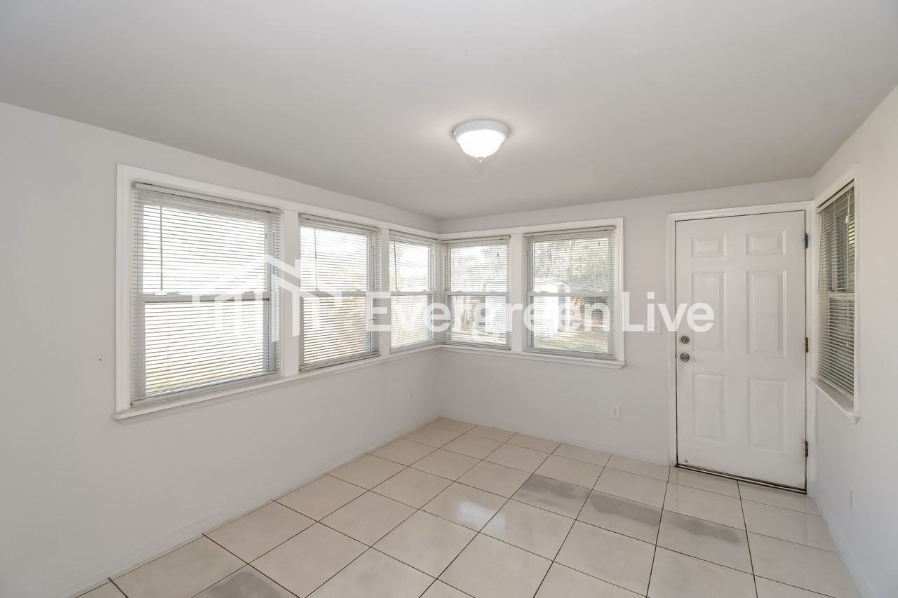 2835 Belair Rd W - Photo 6 of 15