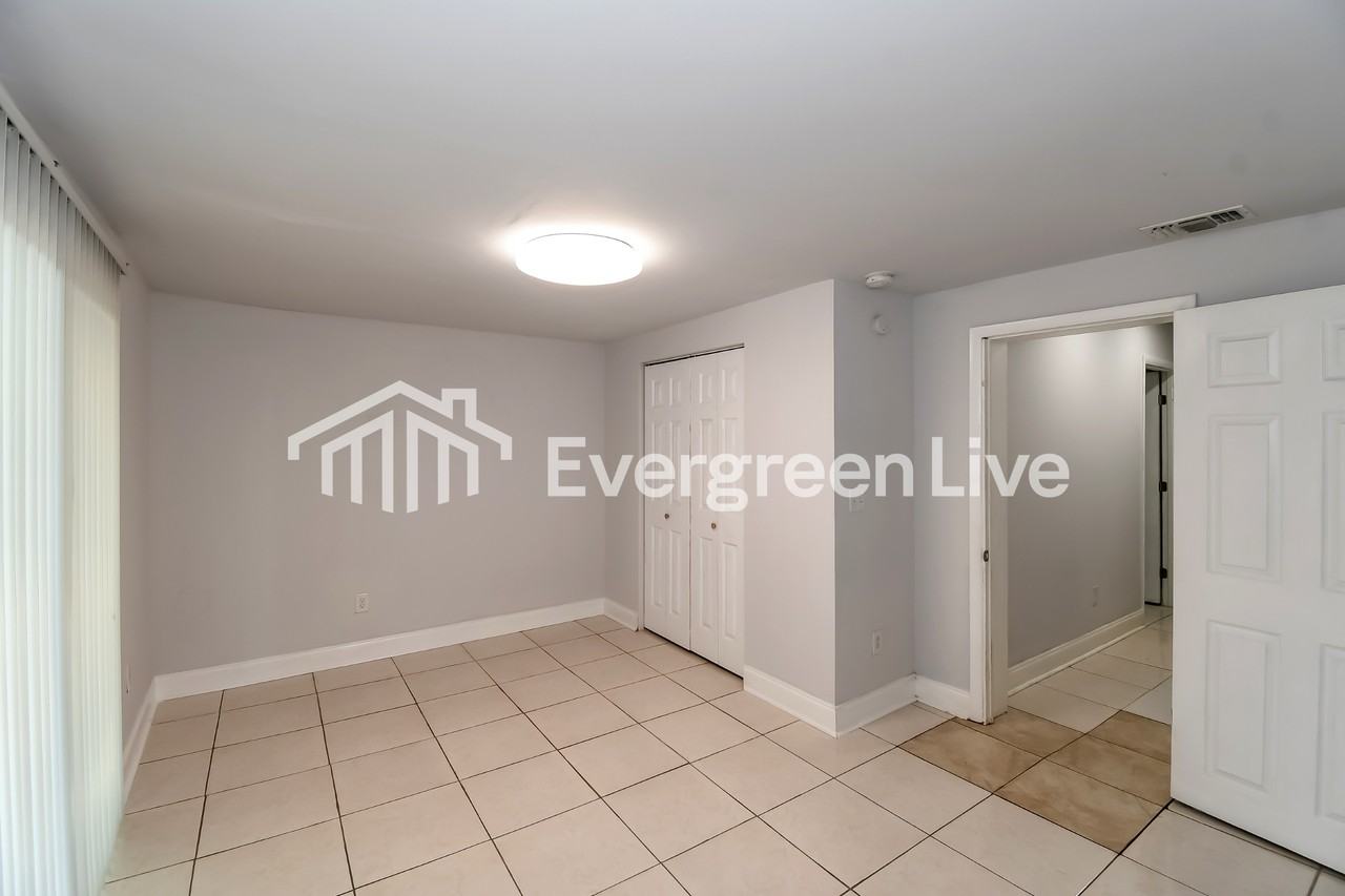 2835 Belair Rd W - Photo 7 of 15