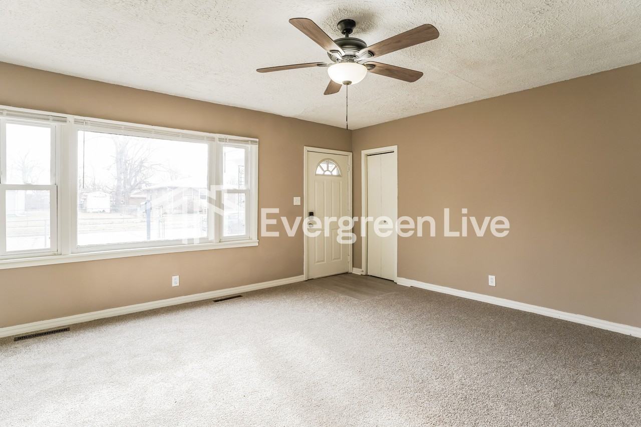 2410 6th Ave - Photo 4 of 16