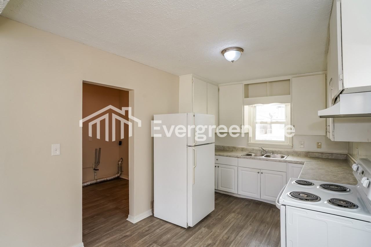 2410 6th Ave - Photo 7 of 16