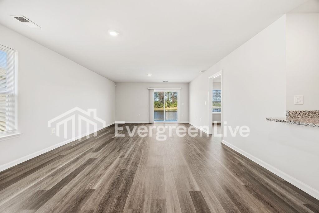 2276 Courtina Way - Photo 4 of 10