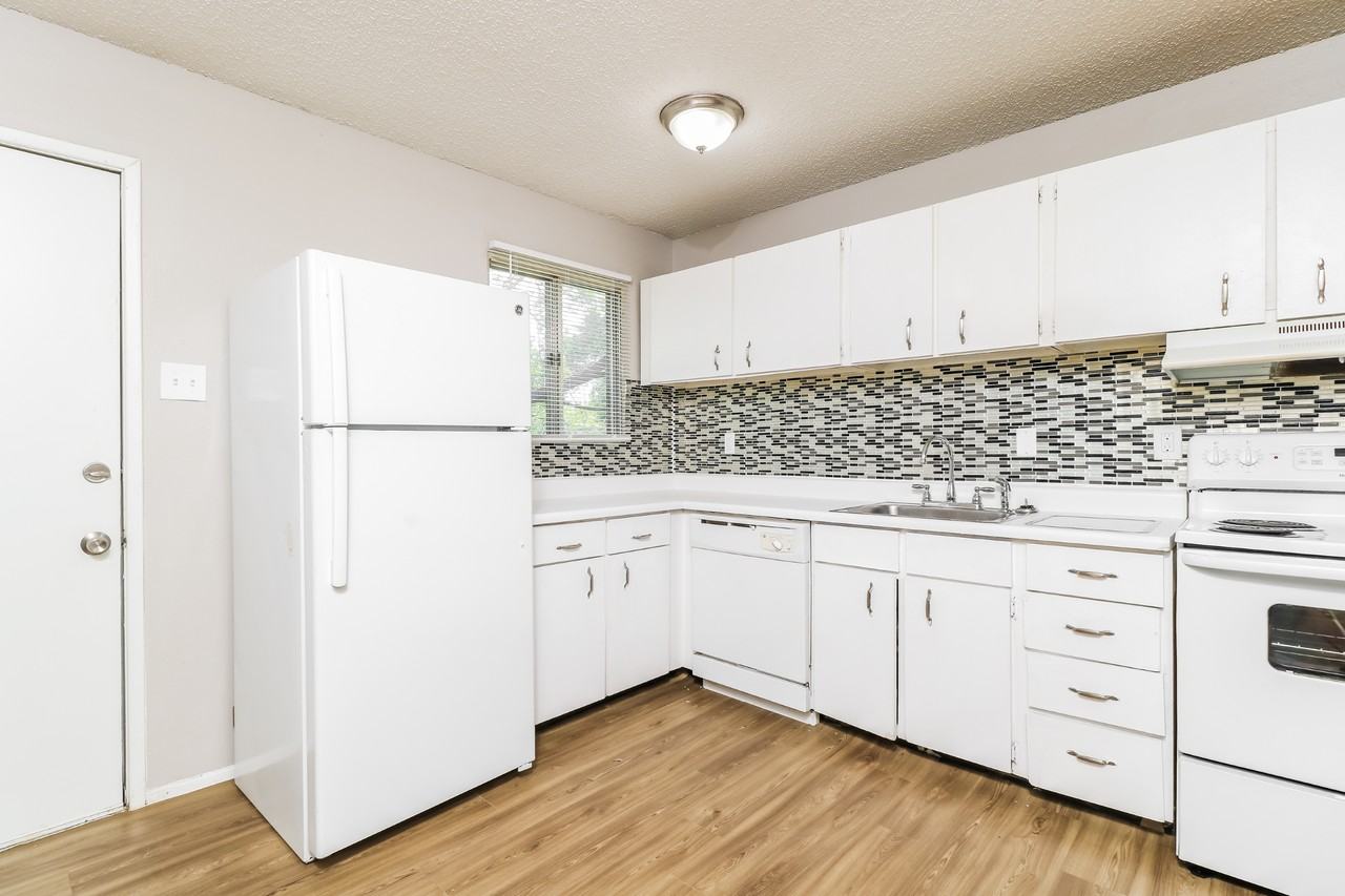 2032 Farflung Dr - Photo 6 of 15