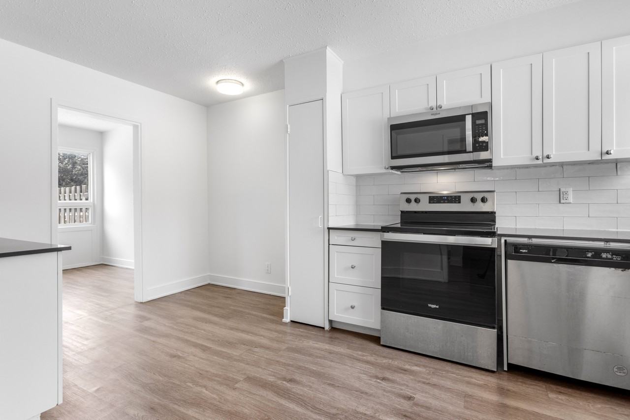 112 Beaverbrook Lane - Photo 2 of 41