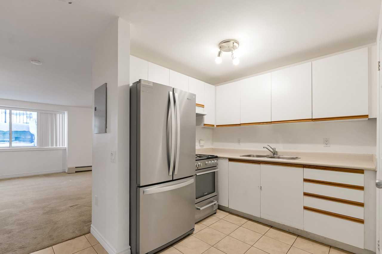 238 Campbell St, Collingwood, ON L9Y 4J9, Canada - Photo 7 of 16