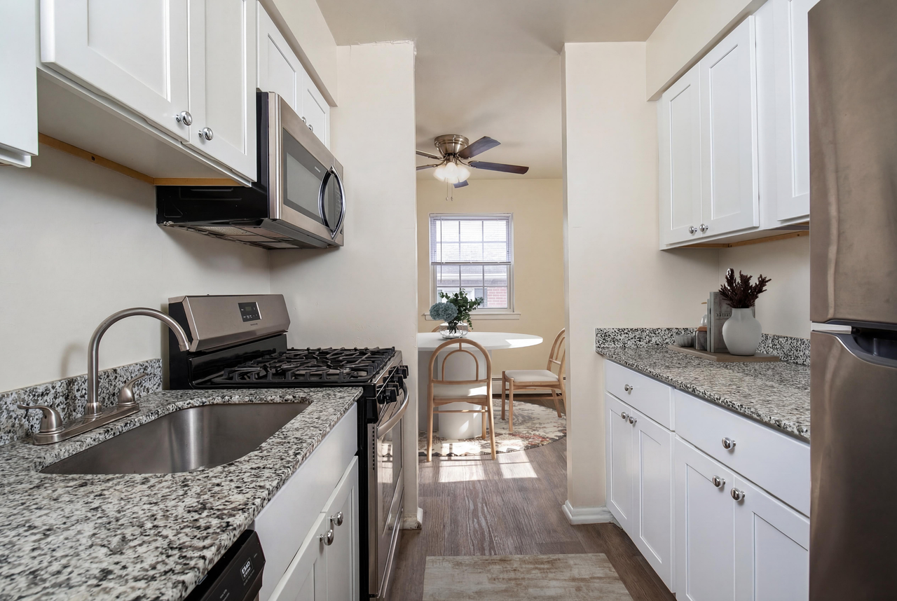 Goshen Manor - Photo 2 of 41