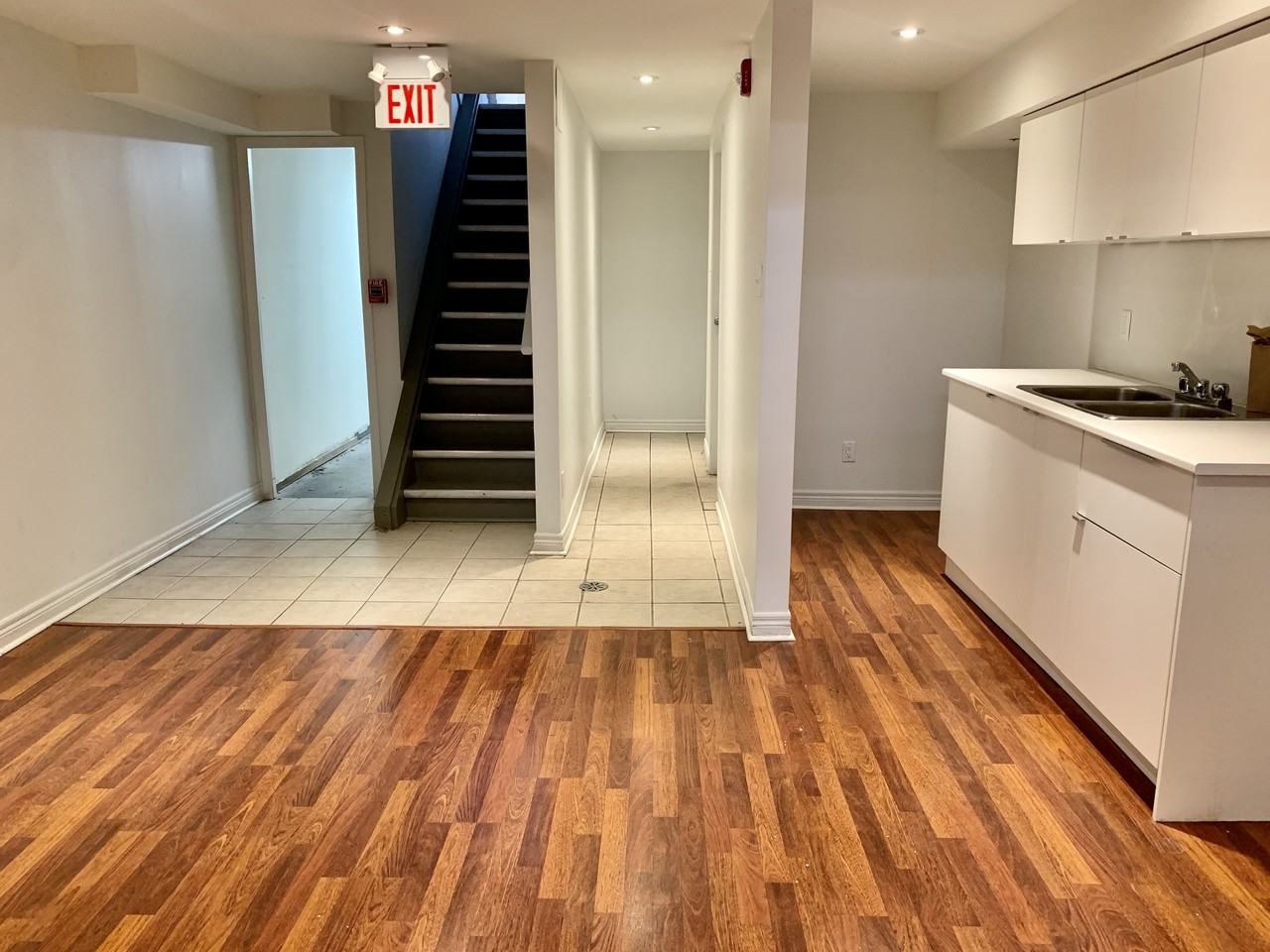 821 A Bloor Street West - Photo 4 of 10