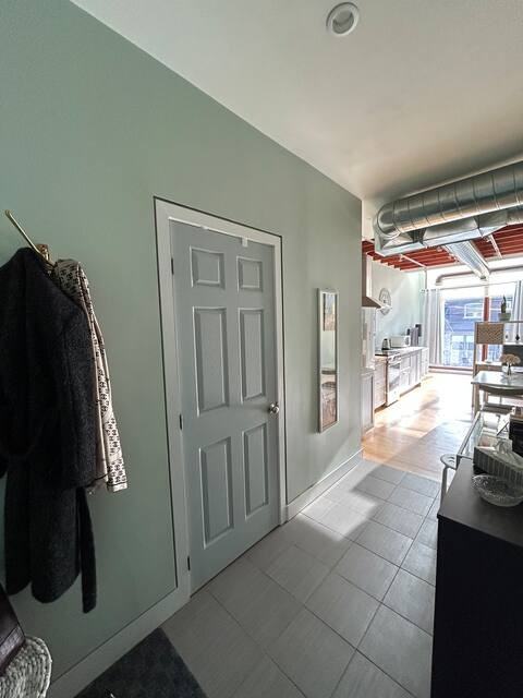 375 Jane Street - Photo 7 of 13