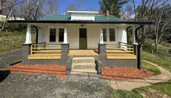 featured image of 706 Pear Dr #1