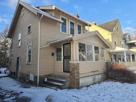 featured image of 1724 Cliffview Rd