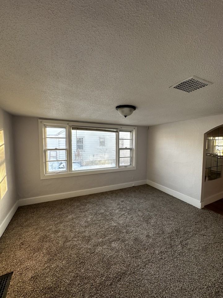 305 S Western Ave #NA - Photo 3 of 41