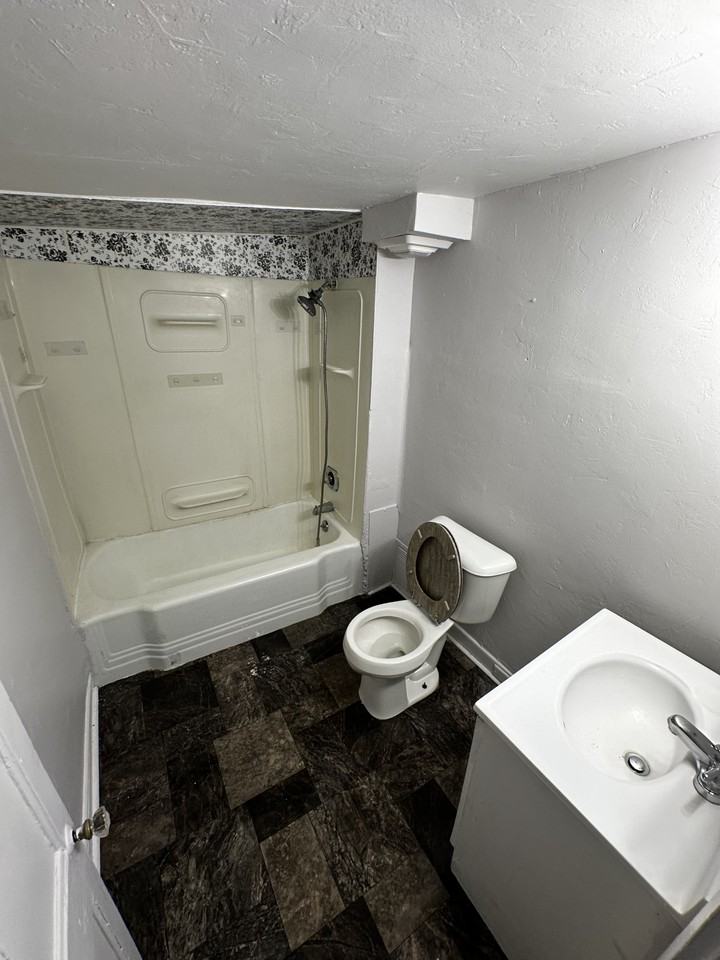 305 S Western Ave #NA - Photo 6 of 41