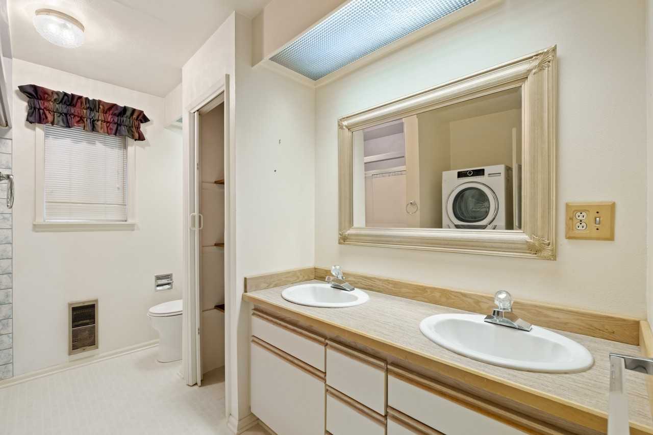 414 E 32nd St #NA - Photo 7 of 29