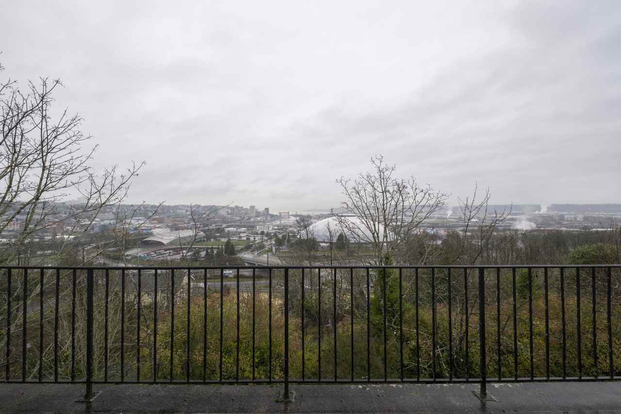 414 E 32nd St #NA - Photo 4 of 29