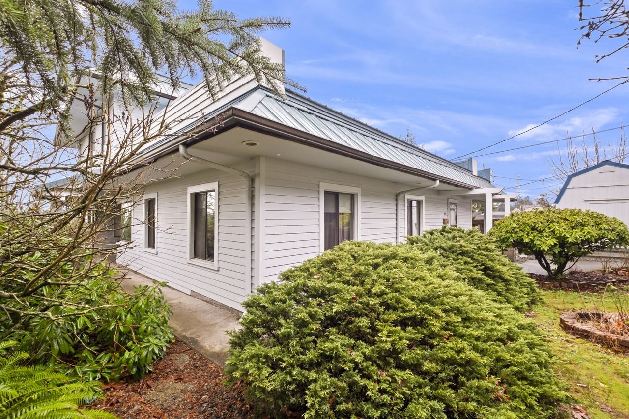 414 E 32nd St #NA - Photo 2 of 29